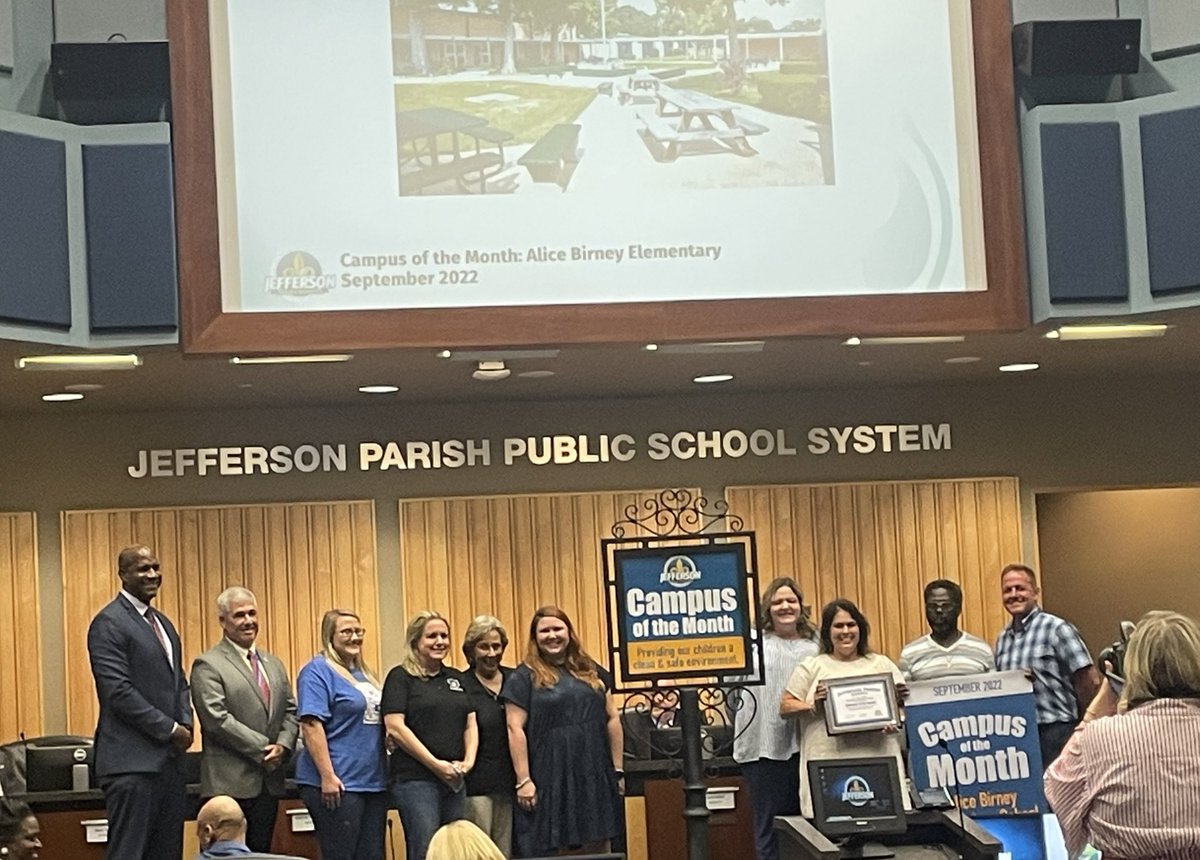JasonJbeber's tweet photo. Campus &amp; School of the Month JPPSS #THEAMAZINGNETWORK2
Congrats to @BridgedaleElem &amp; @BirneySchool 🔥🔥🔥🔥 https://t.co/Xo0fXoAtFt