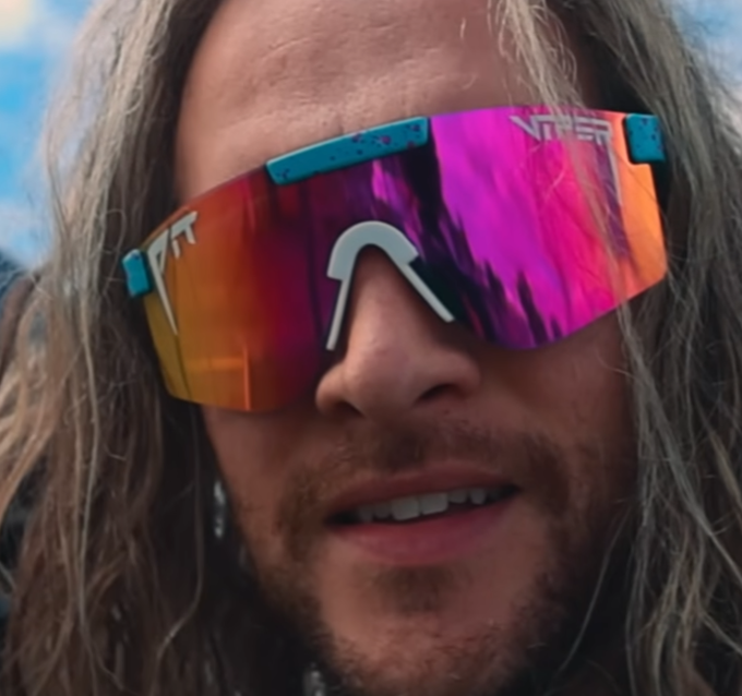 Oakley Razor Blades are back, 40 years later. Now they're called Vipers? idk. https://t.co/msqoDQJy5