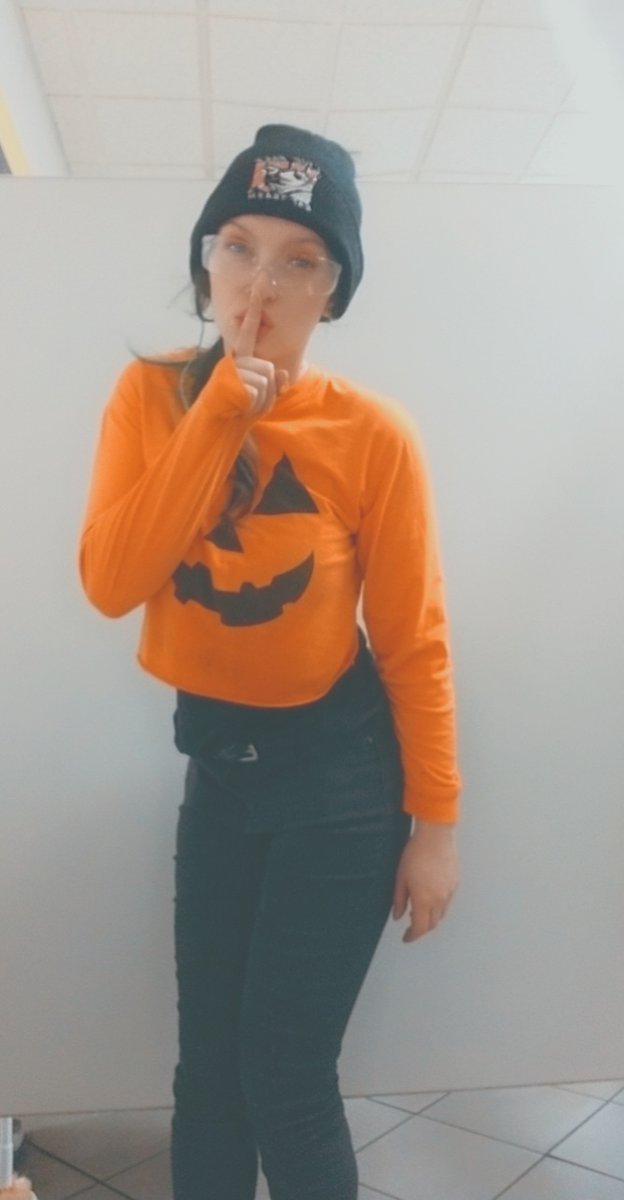 wizardlady98's tweet photo. Shhhhhhhhh, dont tell my secret
But you can find my secrets on onlyfans😜 https://t.co/UMhdqx5CGs