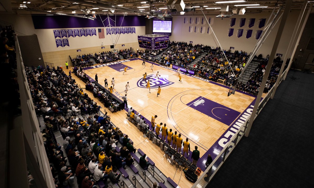 Very blessed to have received a division 1 offer from the University of St. Thomas! Thank you Coach Tauer, Coach Rundles, and staff! #RollToms @JohnnyTauer @UST_MBB @TGEaglesNest