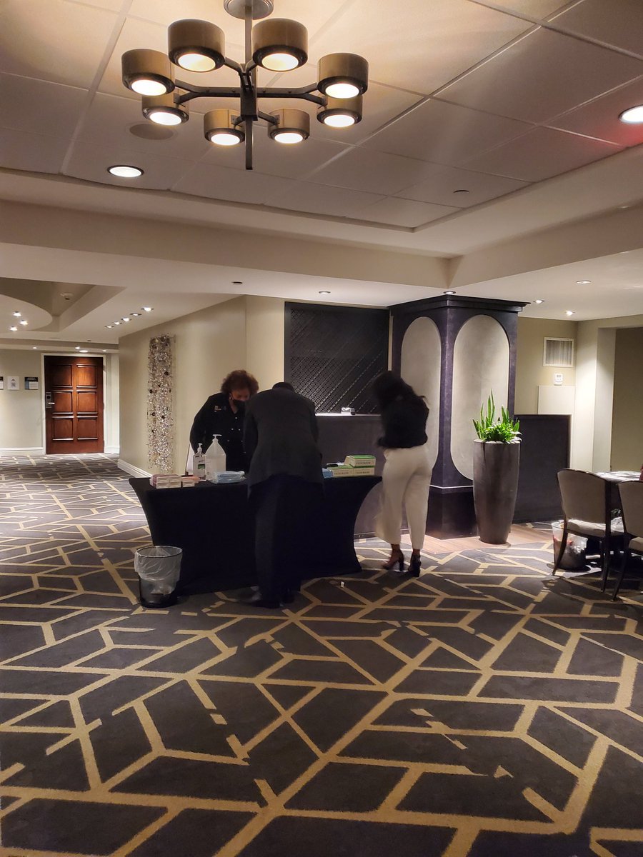 BlkinGeoscience's tweet photo. It is @NABGSocial icebreaker and all the cool people are here, masked, vaccinated and boosted. So nice to see the Covid protocol desk with masked and tests for everyone. Protect your community people
#NABG2022 41st technical conference
#BiGweek2022
#BlackInGeoscienceWeek https://t.co/DrGnlfVPt7