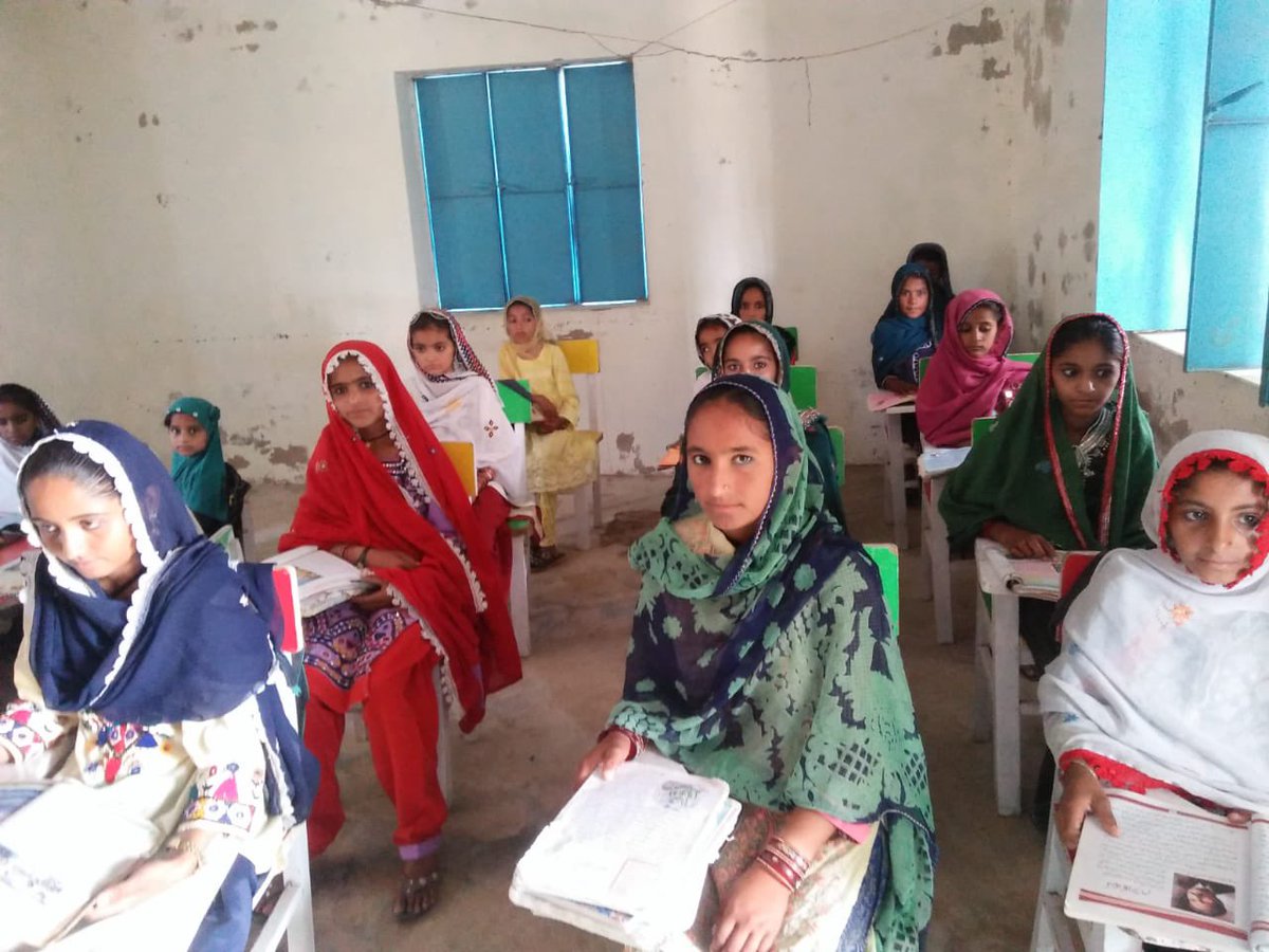 CalpakEdu's tweet photo. Our @SEFSindh adopted schools in Tharparkar are open with great attendance. Our goal is make learning fun! #girls #stem @SEFSindh @SELD_Sindh @PowerUSAID #Uspak #DrGwenHecht @anilaali #calpakedu https://t.co/5ZUZCGuxCd