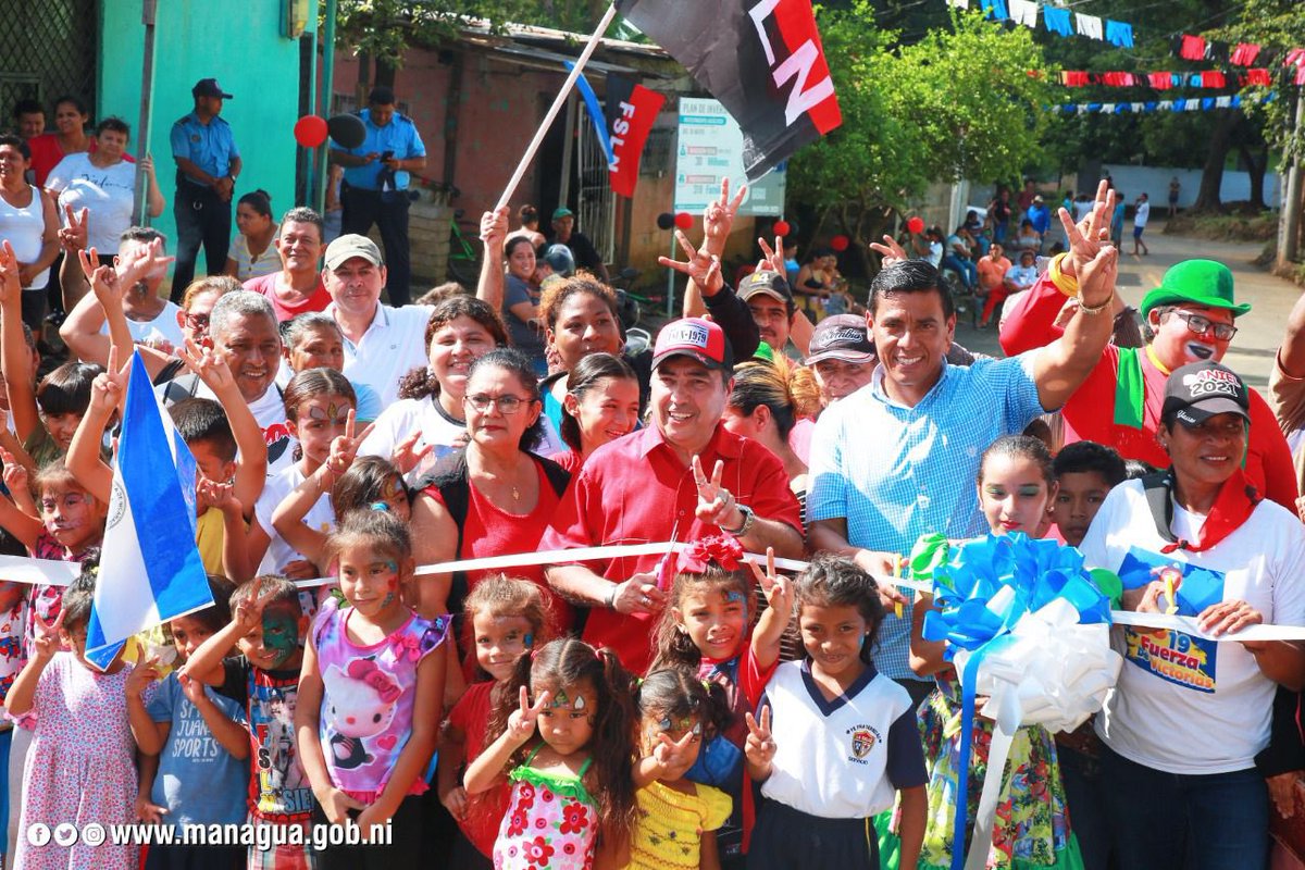 alcaldia_mga's tweet photo. #Autoridades municipales #inauguraron la tarde de este hoy, un proyecto de #Mejoramiento #Vial mediante Revestimiento Asfáltico en el Barrio 18 de mayo en el Distrito V de Managua.
#TodosLosTriunfosSonDelPueblo
#SeguimosCambiandoManagua https://t.co/BuB2ORy5sf