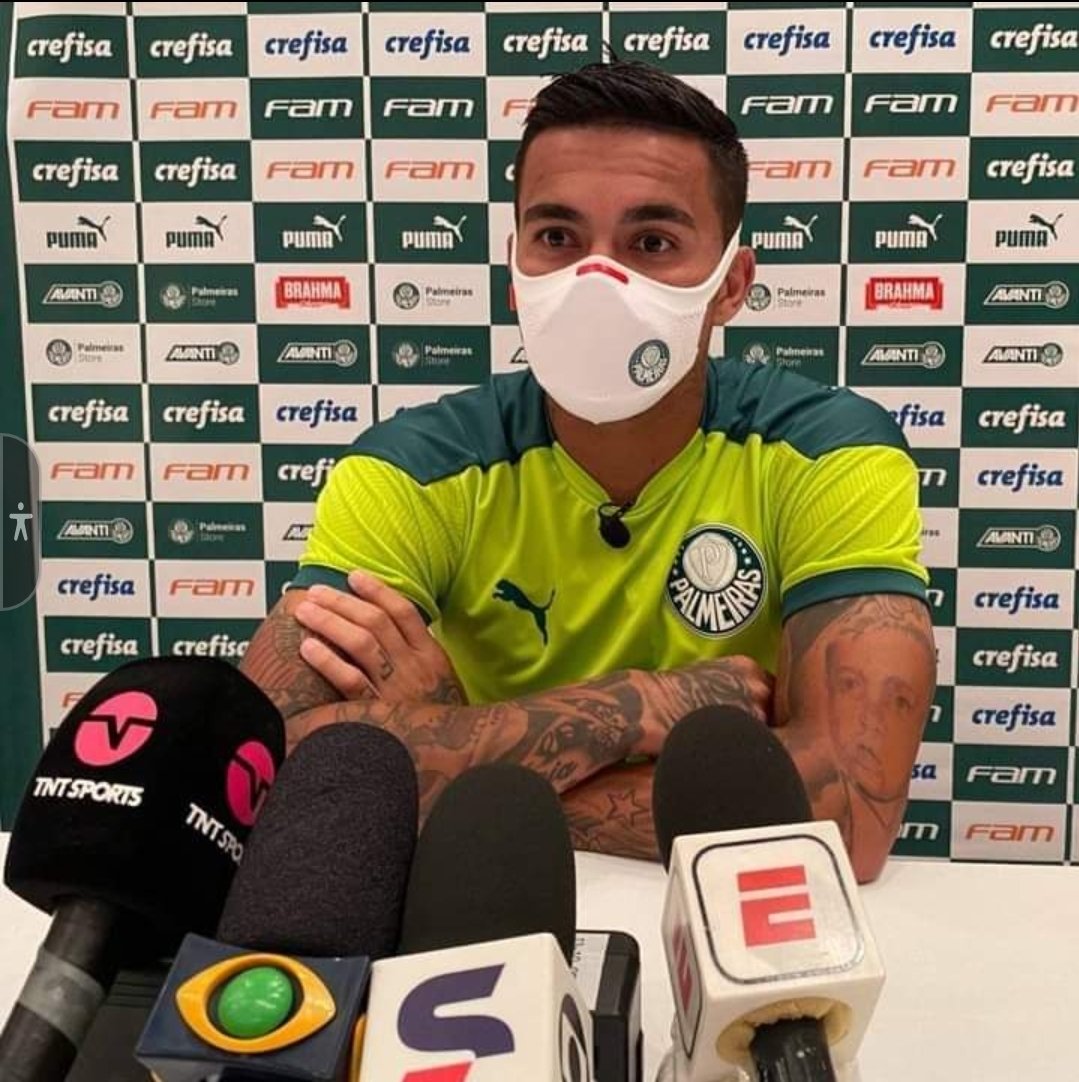 Fnf_Face's tweet photo. Dudu; " Meu sonho era ser campeão mundial pelo palmeiras igual ao ex goleiro Marcos."

Repórter; " Mas o goleiro Marcos não foi campeão mundial pelo palmeiras."

Dudu; " Não, mas era o sonho dele também." https://t.co/iOhpXadI0D