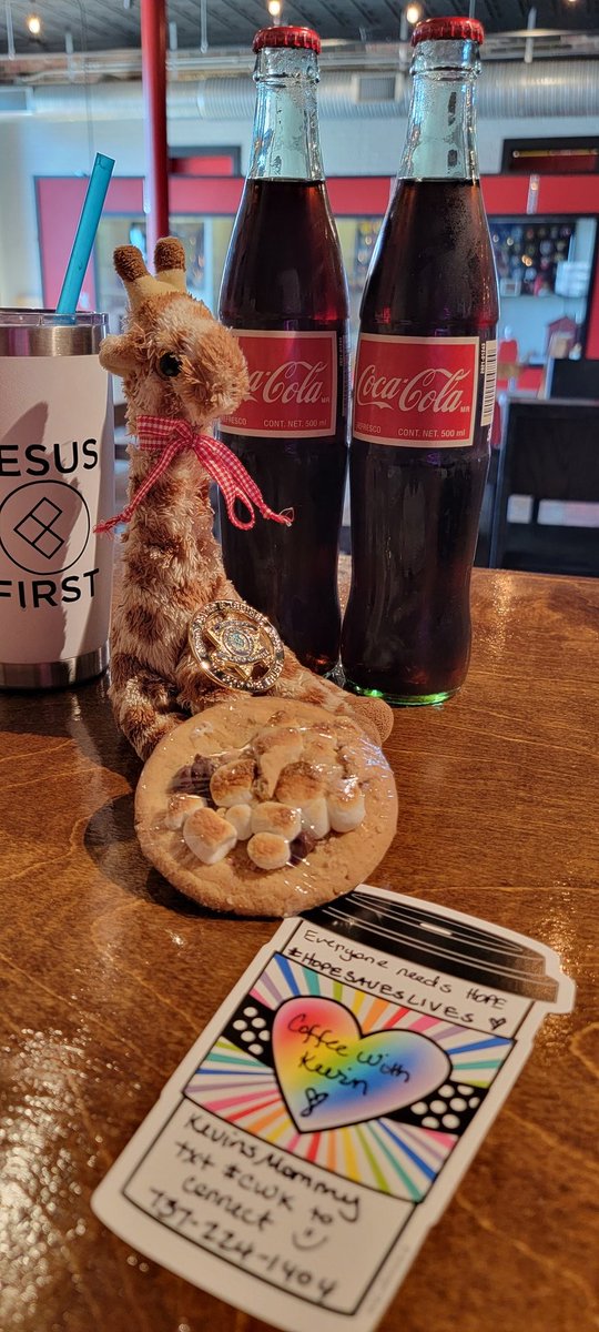 Coffee_W_Kevin's tweet photo. Just the 2 of us having @CocaCola @1treawyn215 and @Coffee_W_Kevin #CoffeeWithKevin #KevinsArtProject #red #letsgrabacoke https://t.co/4M7TLaRPxt