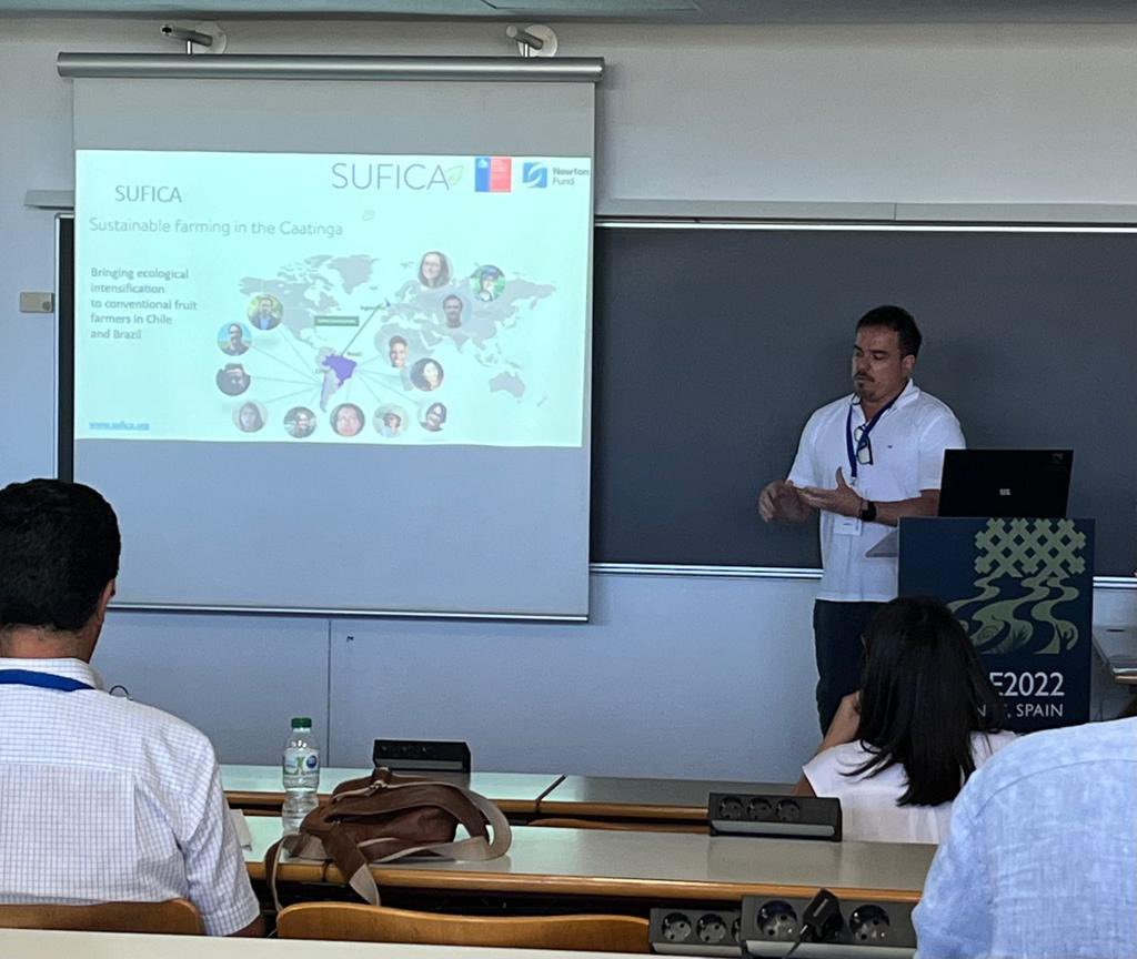 Presentamos nuestra experiencia promoviendo acciones para la biodiversidad en Fruticultura en zonas semiáridas de Chile y Brasil. European congress restoration ecology  #SERE2022  <a href="/CoolFarmTool/">Cool Farm Alliance</a> <a href="/LynnDicks/">Lynn Dicks</a> <a href="/Fabiana70039697/">Fabiana</a> @AgroyForestalUC