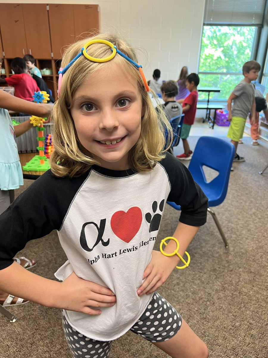 SarffAHLmedia's tweet photo. #maketank is off to a great start! @MrsW_AHL #trustyhuskies https://t.co/eGTSD6AoFP