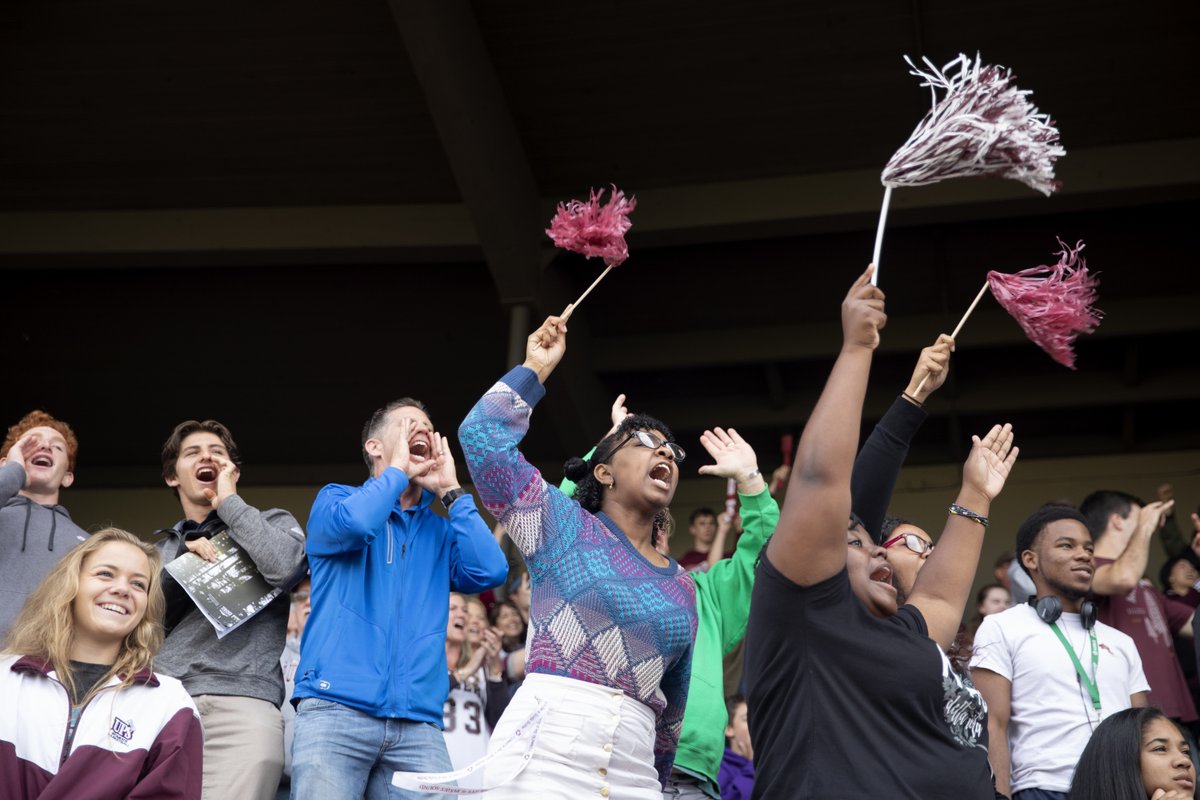 univpugetsound's tweet photo. 🗓️ Save the date, Loggers! 🪓 Homecoming and Family Weekend is Oct. 7–9! Join us for a football game, 5K, beer and wine tastings, classes, special celebrations, and more.
Check out the full schedule and register NOW: https://t.co/LGUxPBNGVt
#AlwaysALogger #LoggerUp https://t.co/vg4Lzp5INW
