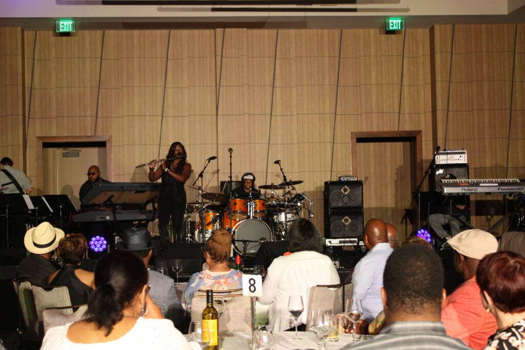 DFWNewsFlash's tweet image. Irving–The Vinoy Group hosted their first Jazz and Art Festival this past weekend. The 3-day festival started with a concert at the Irving Arts Center on Thursday, Sept. 1. By Arden Terry
ow.ly/NfHf50KCXhj
#TheVinoyGroup #JazzandArtFest #JazzFest #Music #MusicFestival #Jazz