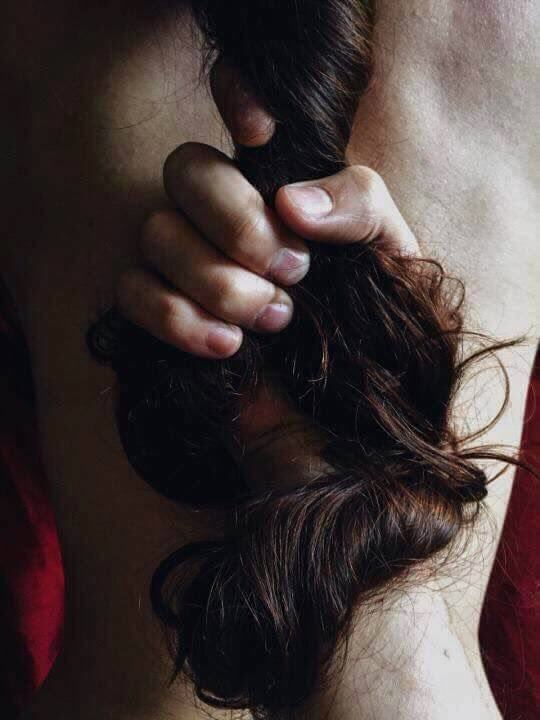 cinderella_ymas's tweet photo. Sin duda tus manos 
  me hacen desear 
    tenerlas en mi cuerpo....
      Explotar de placer, 
        lujuria y perversión 
     #bdsms 
      #BuenasNochesATodos https://t.co/sa78cZyz4a