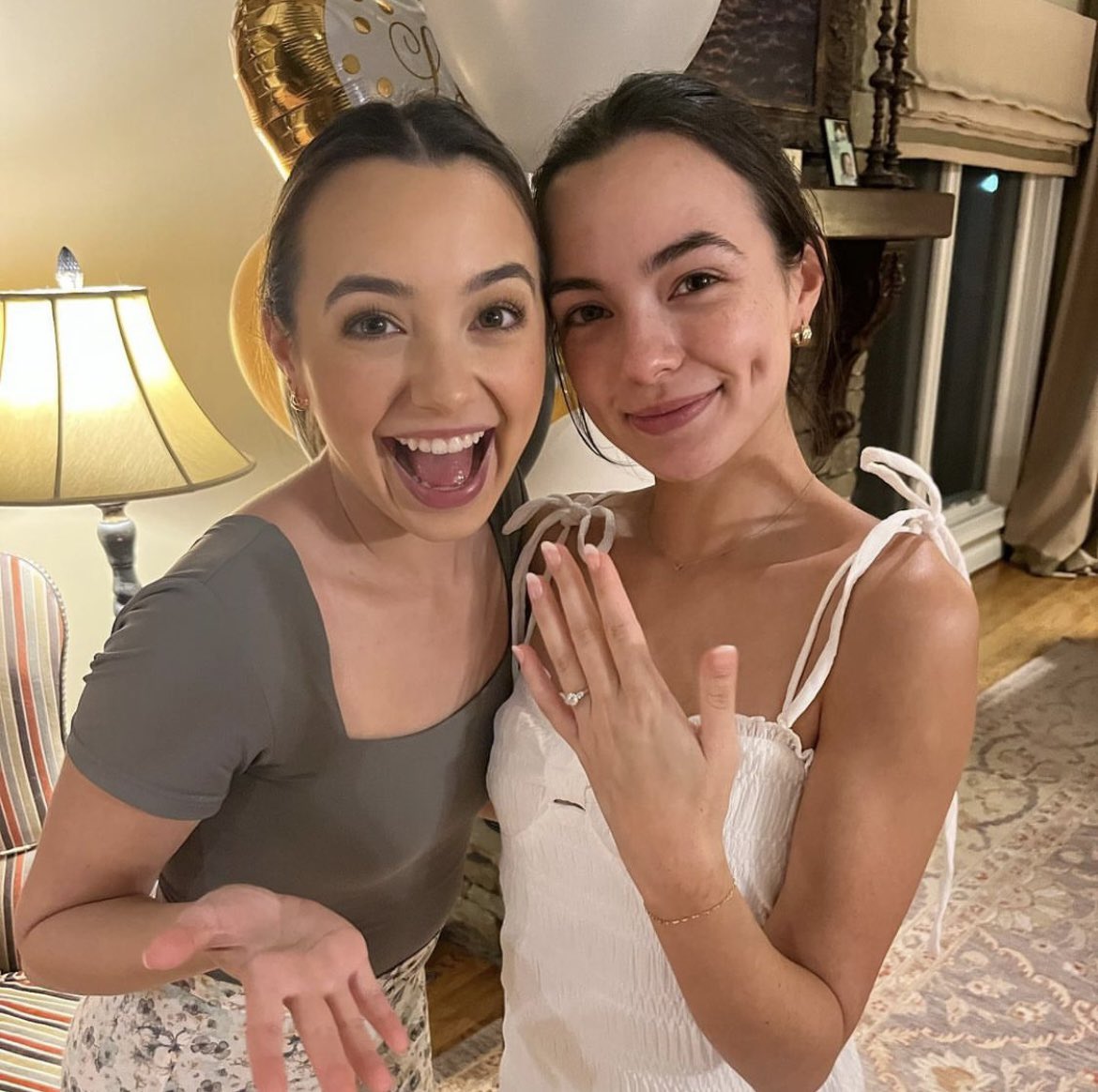 meaniemerrell's tweet image. mrs burriss and soon to be mrs vaughn 🥹