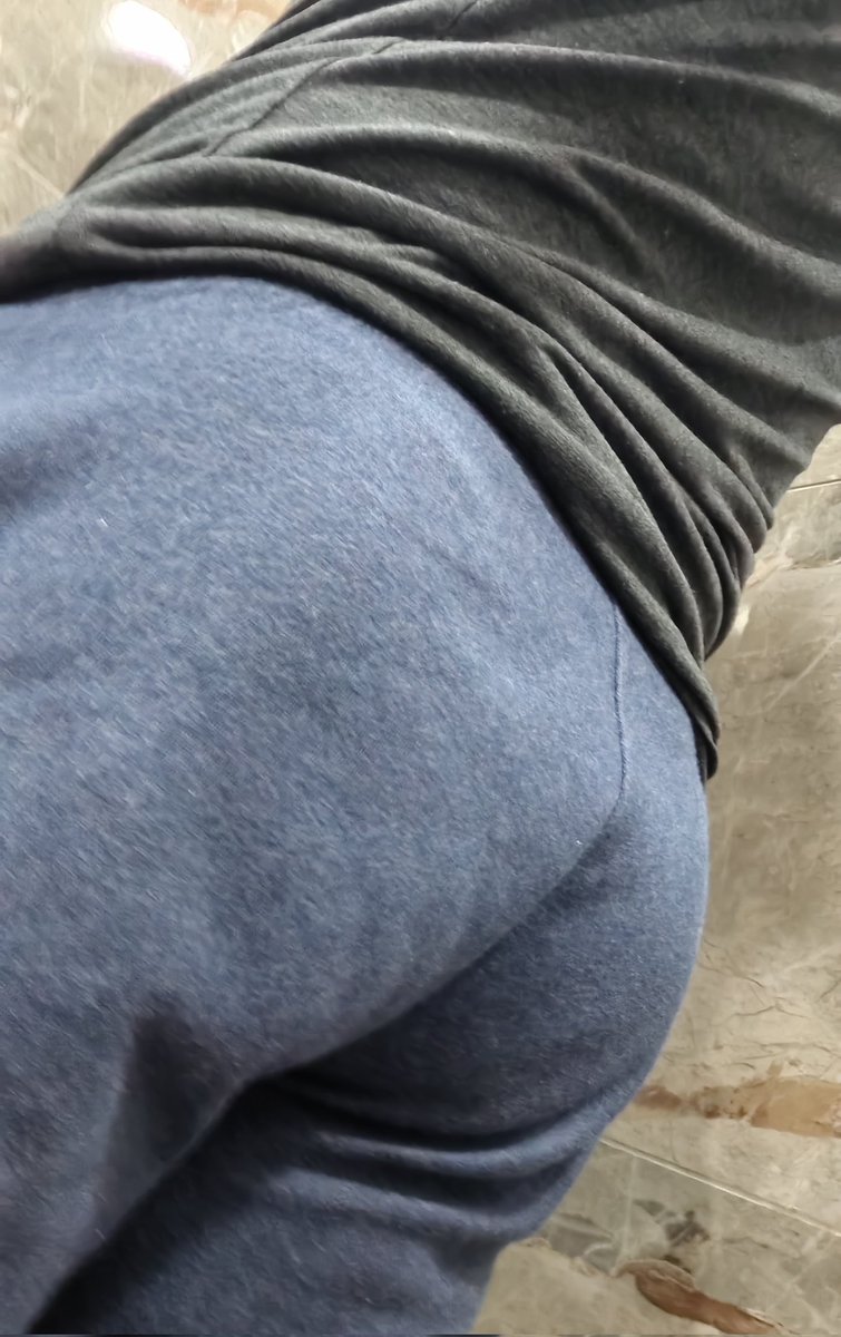 Mario0093361's tweet photo. Baños nvo mexicali 🤫 que rico andar por la plaza con el boxer asi 🤤 https://t.co/qLEHoj4HRw