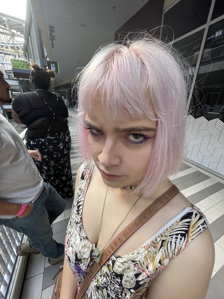 lasanyya's tweet photo. "ive been soft serving all day and nobody's noticed" https://t.co/gCxE9Ww8Dg