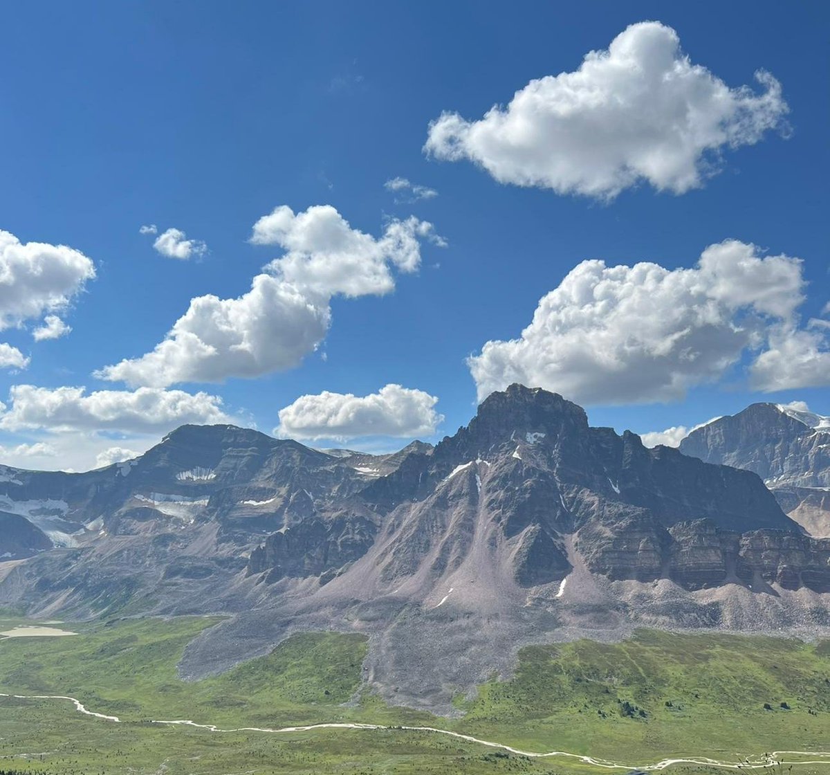 PrairieTinker's tweet photo. This is only in Alberta 🇨🇦 trails and hiking. Always Hike with safety, check weather and your equipment. Always be prepared for 🐻, the view all worth it  #Canada #Travel #traveling #Outdoors #hiking https://t.co/tINRqWpCFg