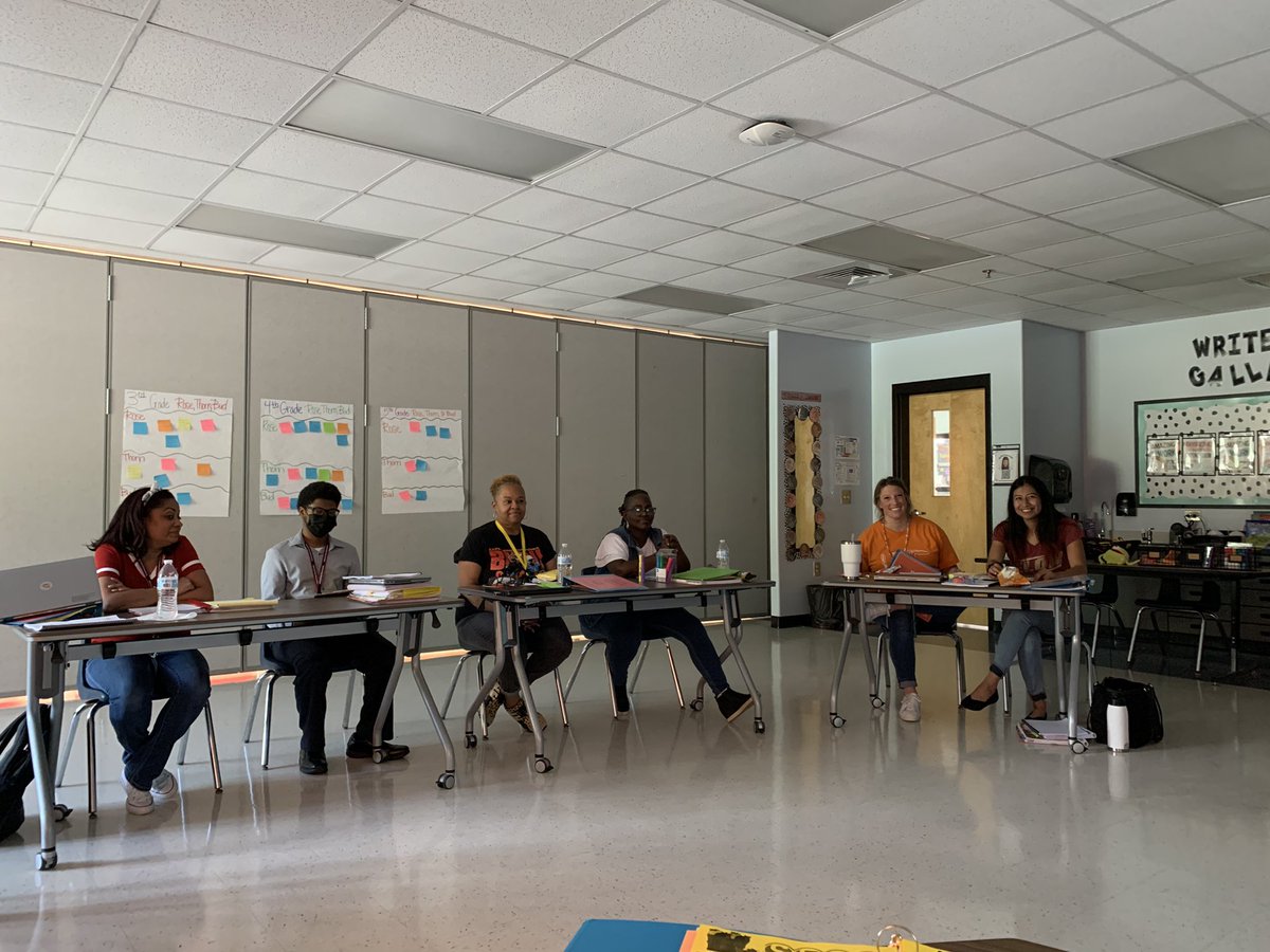 OceeAP's tweet photo. Watch party for Unit 2 Spiral Training with our terrific third grade @LPES_Patriots teachers! #properprep #everychildreads @PrincipalofLPES @MelissaMusto6 https://t.co/oYkZCBB0Kj