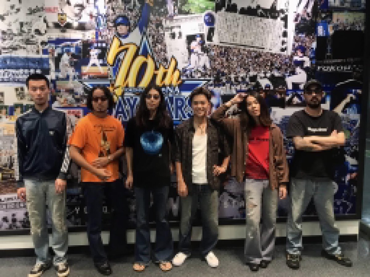 akimosYON9dc's tweet photo. あの奇跡の一日からもう三年・・・
皆さまお元気ですか。生きてますか。朝から『よく来たね〜』で涙・・・Suchmosに会いたい。みんなに会いたい。大合唱したい。
#Suchmos #scm0908 #ハマスタ #またいつか大合唱したい #3万人で集まりたい #できることを一歩ずつ
https://t.co/sxyCF4TPvU https://t.co/HhV7wx843v