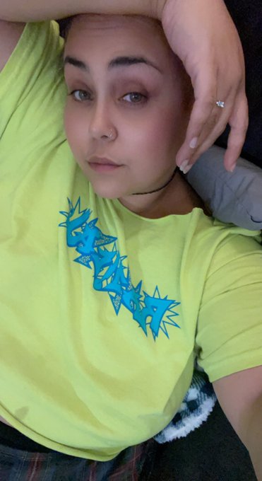 I&rsquo;ve been moving furniture around, cooking, and cleaning&hellip; I&rsquo;m one exhausted mama today, I need a foot<a href="/tag/newprofilepic"class="tags"><span>#newprofilepic</span></a>