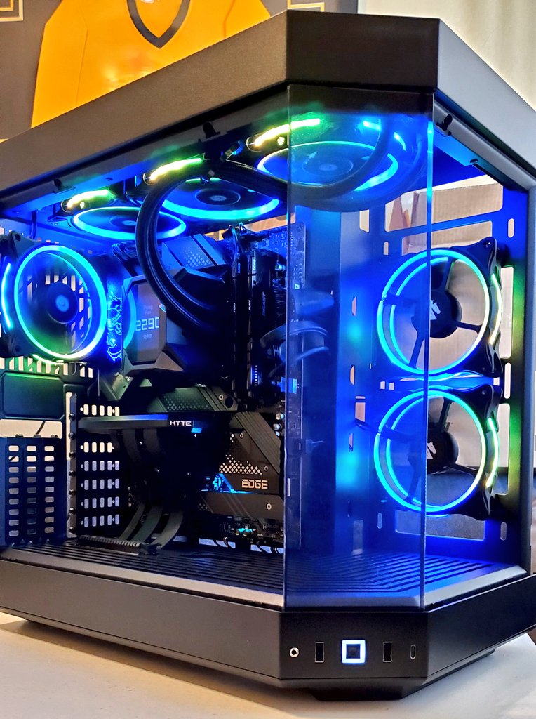 Cory7325's tweet photo. #NeweggBuilds https://t.co/8j3NiVQxA8