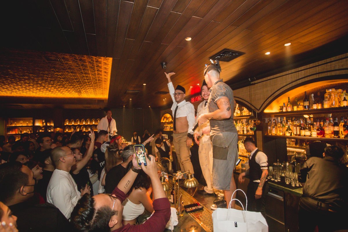 Throwback to the biggest bar takeover in Indonesia to amp up local pride in celebration of 𝙄𝙣𝙙𝙤𝙣𝙚𝙨𝙞𝙖’𝙨 𝙄𝙣𝙙𝙚𝙥𝙚𝙣𝙙𝙚𝙣𝙘𝙚 𝘿𝙖𝙮 where A/A gathers renowned bartenders of the nation under one roof and showcases their signature mixes to the world. #AABar