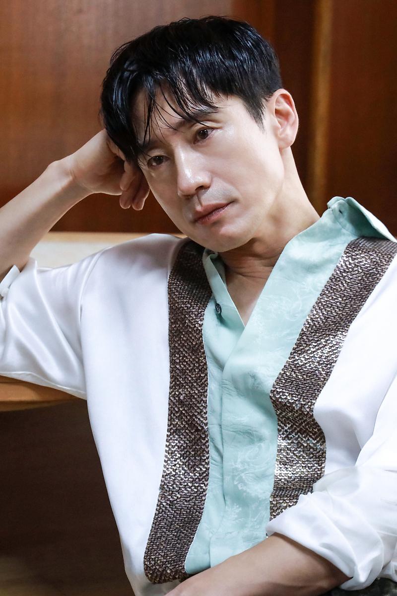 ... 무슨생각을 이리 슬픈표정지으며 해요?