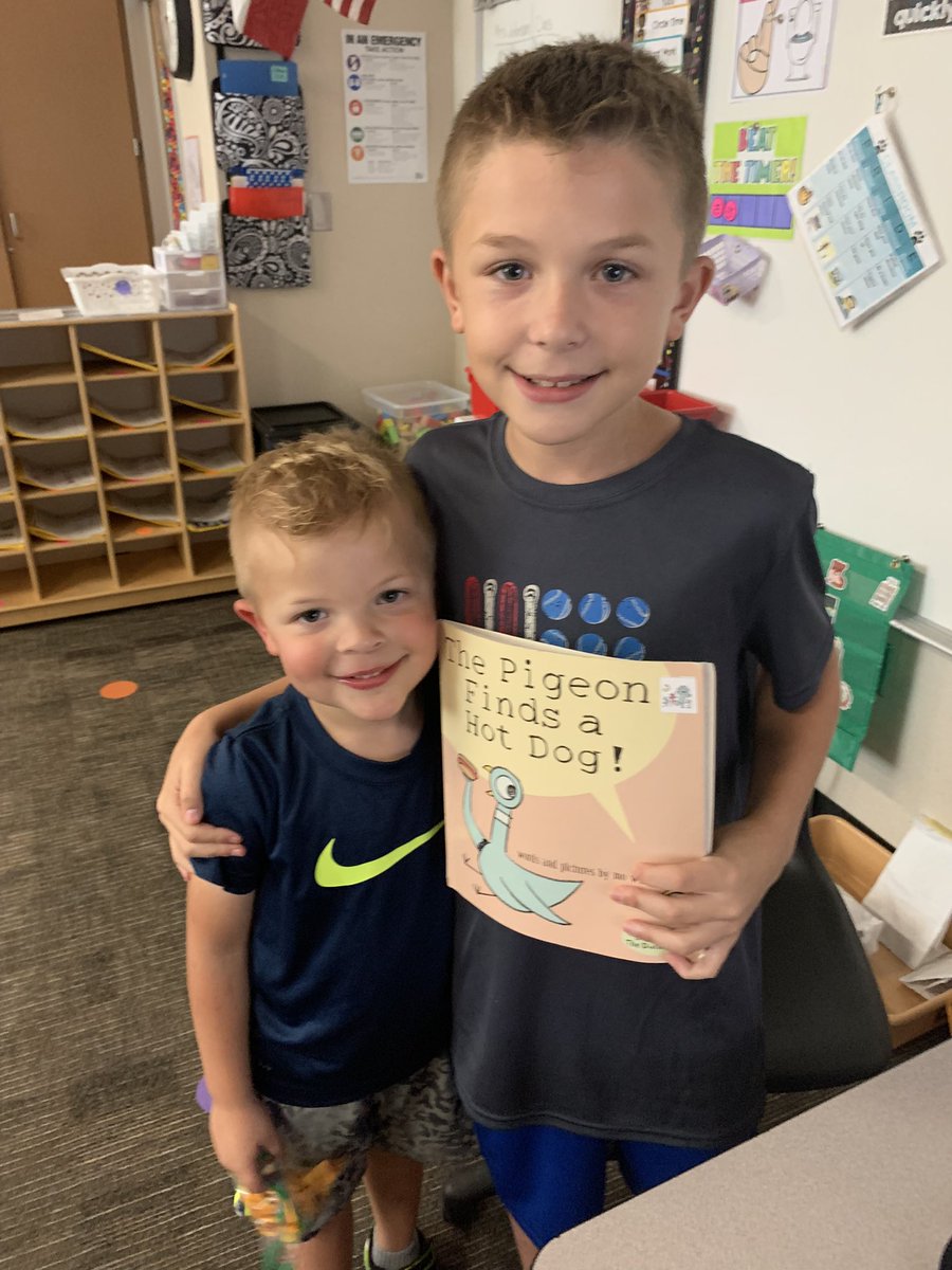 We love guest readers 📚in kinder! We’ve had siblings and former students come to read to us this week! 💙💜💚<a href="/popepanthers/">🅟🅞🅟🅔  🅟🅐🅝🅣🅗🅔🅡🅢</a>