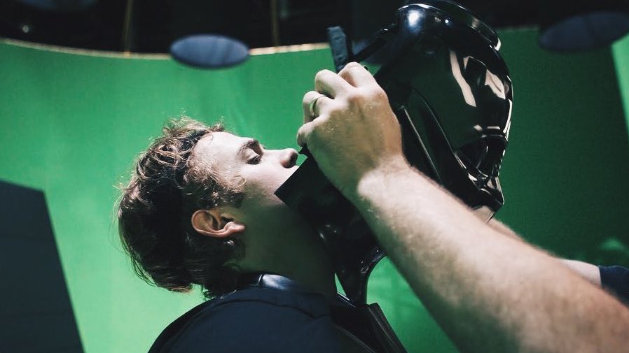 Hayden Christensen in Darth Vader suit will never be not iconic