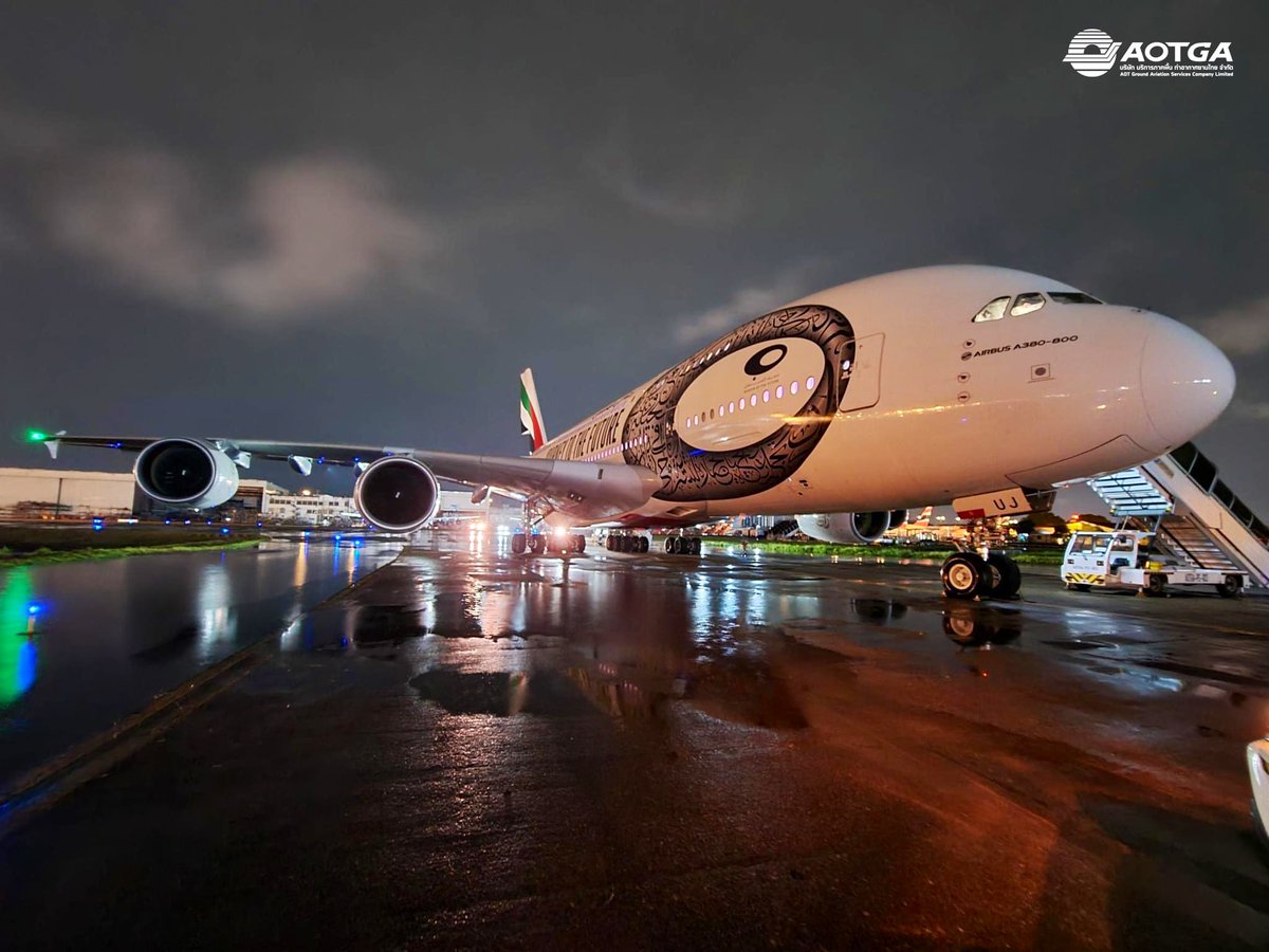 RonallChersan's tweet photo. 🛫 A380 ลงจอดที่ดอนเมือง ทำไมถึงเป็นกลายเป็นภาพประวัติศาสตร์ ?

โดยปกติ A380 จะไม่ลงจอดที่นี่เป็นปลายทาง เว้นแต่ในกรณีที่ใช้เป็นสนามบินสำรอง (Alternate Airport) เท่านั้น

เมื่อคืน ฝนที่สุวรรณภูมิหนัก นักบินพยายามลงถึง 2 รอบแล้ว บินวนนานถึง 30 นาที จึงต้องตัดสินใจไปลงที่ดอนเมือง https://t.co/bZY2mJJkSk
