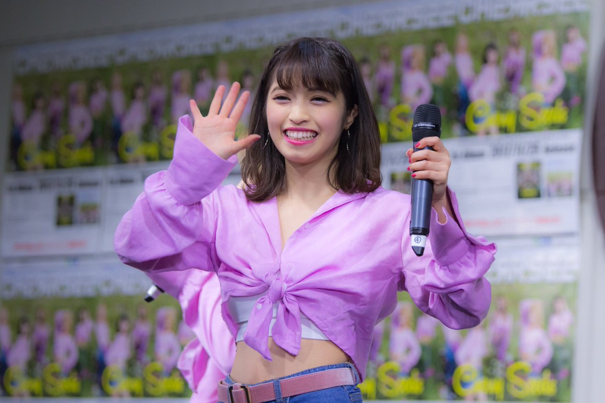 monlygls's tweet photo. アクリル(?)の衣装の既視感はコミベベでした🥰💓

フリフリピンクみゆたんまじかわいい…
みゆたんはピンクが1番似合う💘
#少年のアビス #むらみゆ #村島未悠 https://t.co/j1YytcPS77