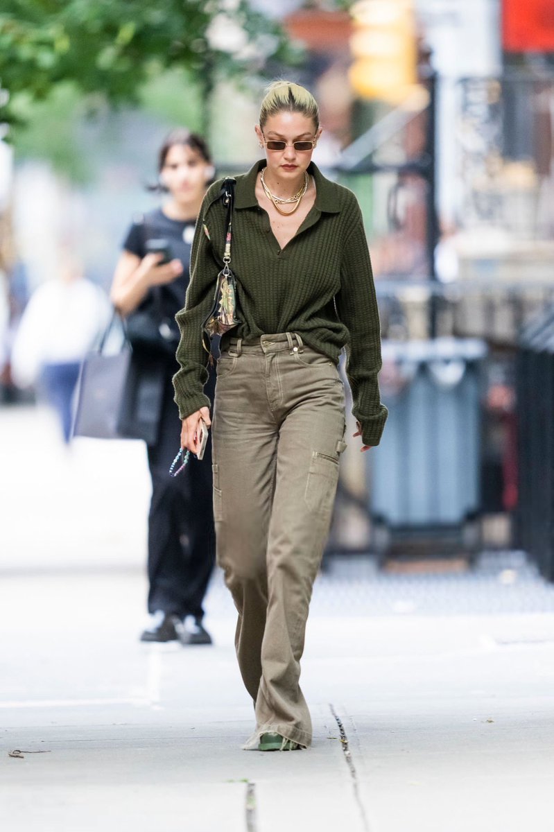 📸 || Gigi Hadid hoy en SoHo, Nueva York. Más fotos: hadidgigiarggallery.art.blog/2022/09/07/gig…
