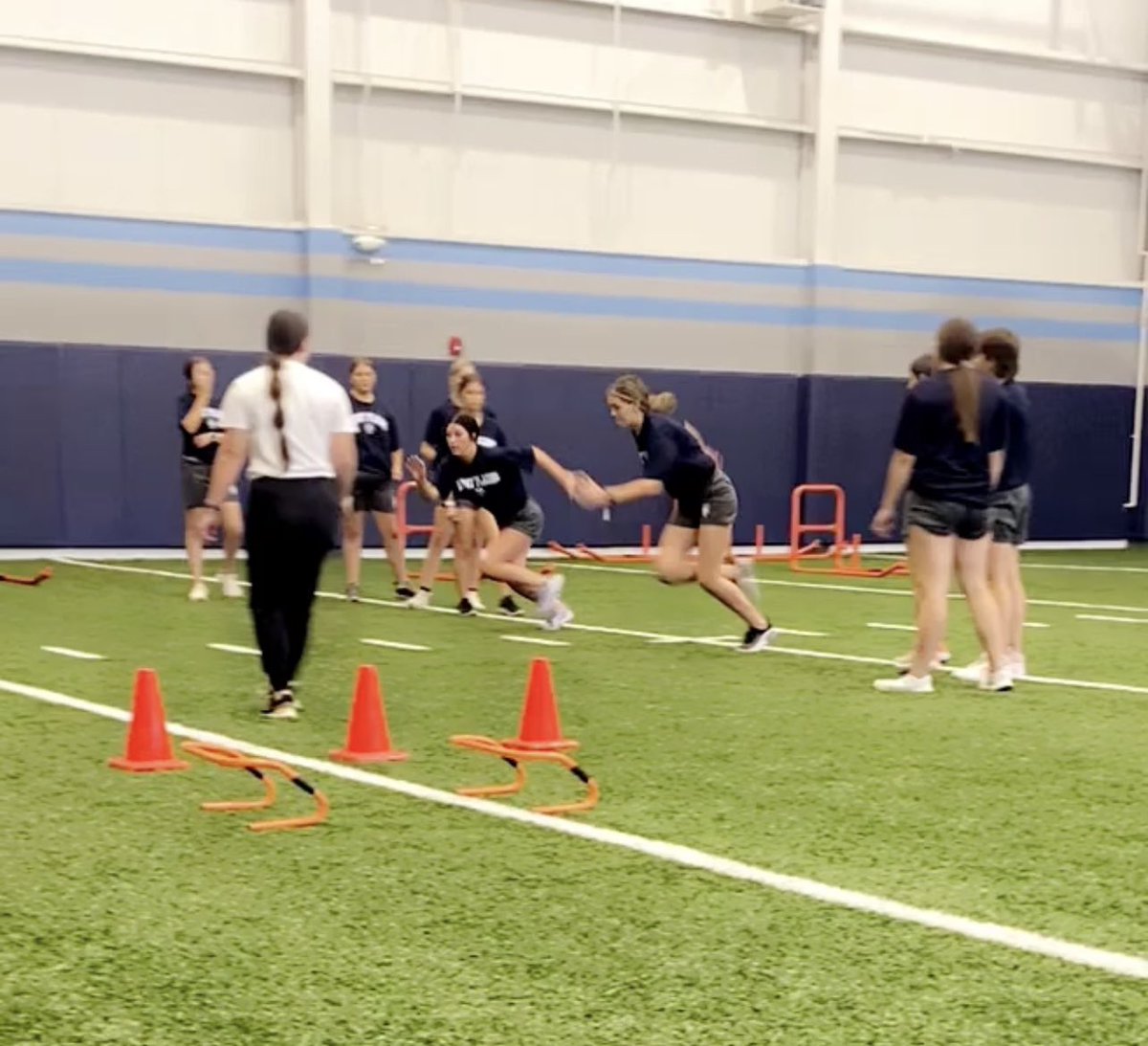 TheCoachColwell's tweet photo. September Goal: be better movers. ✅ 
💪🏼 Modified variations of squat
🔑 Shin angle importance 
💡Max speed partner tag sprints 
🚧 Shoulder and core stability 
#FuelThePack #WolfpackMentality  
❤️ We love our indoor! https://t.co/1D38dgegMX