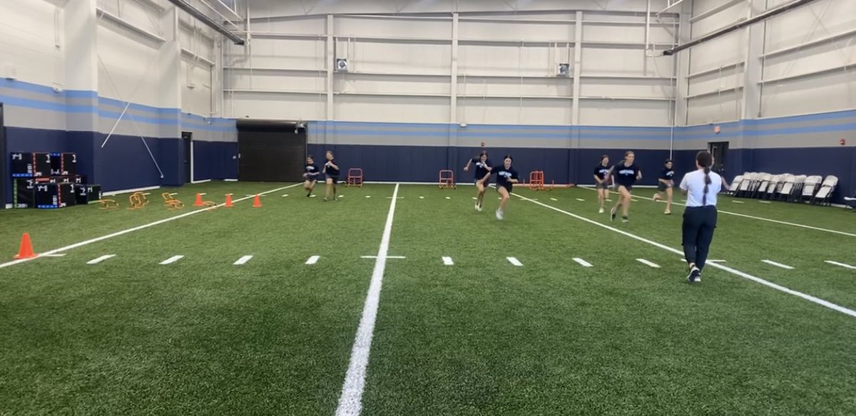 TheCoachColwell's tweet photo. September Goal: be better movers. ✅ 
💪🏼 Modified variations of squat
🔑 Shin angle importance 
💡Max speed partner tag sprints 
🚧 Shoulder and core stability 
#FuelThePack #WolfpackMentality  
❤️ We love our indoor! https://t.co/1D38dgegMX