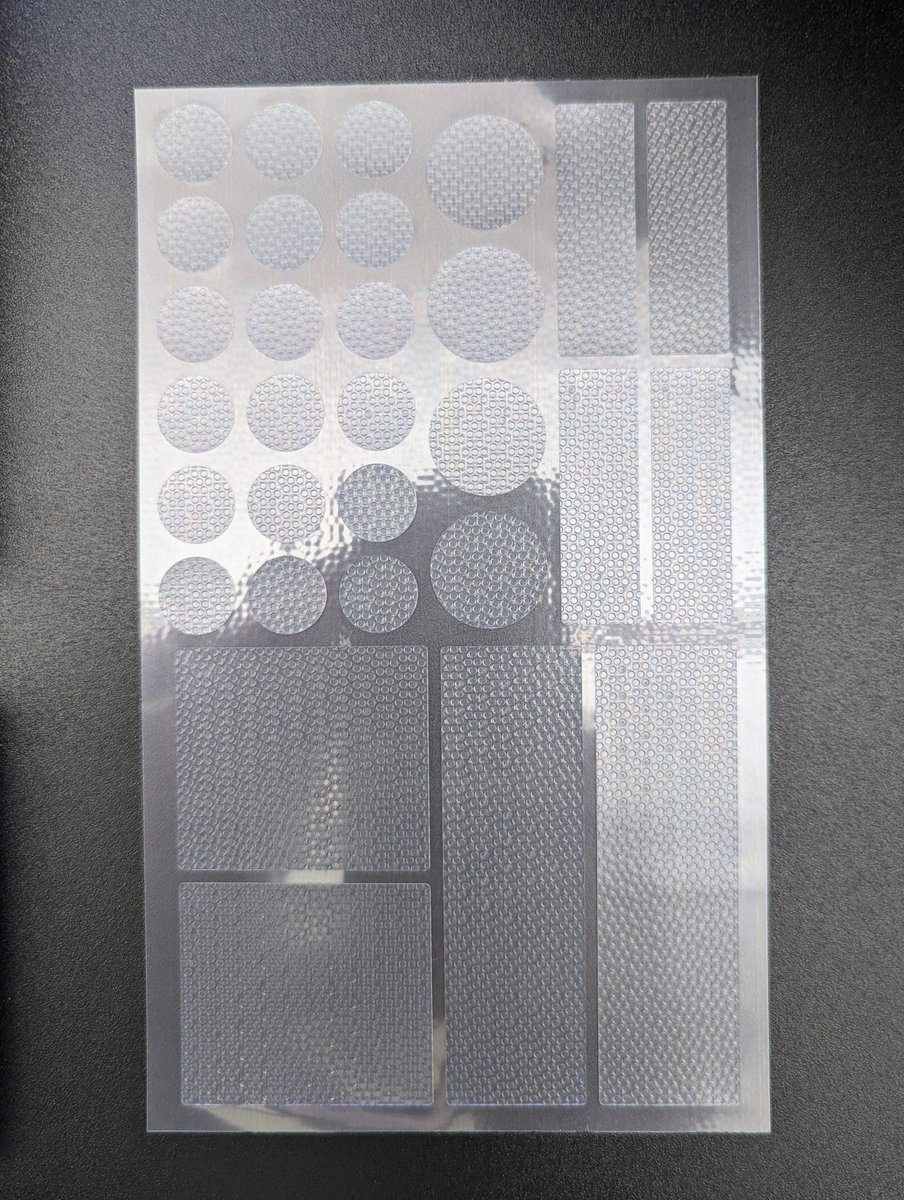TheProfosist's tweet photo. Here some pre-cut @egrips I have. The circles ended up being perfect for that @HHKB_US wrist rest. #TEXtips #TechTip #DIY #KeyboardEnthusiast https://t.co/RMxs7kZqD3