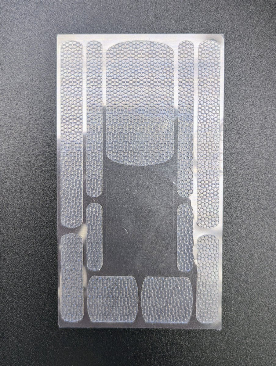 TheProfosist's tweet photo. Here some pre-cut @egrips I have. The circles ended up being perfect for that @HHKB_US wrist rest. #TEXtips #TechTip #DIY #KeyboardEnthusiast https://t.co/RMxs7kZqD3