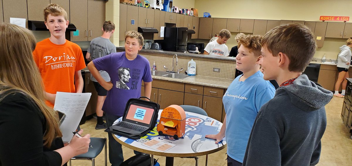 KKuhse's tweet photo. Creative entrepreneurs pitched their food truck marketing projects to adults guests today. #authenticlearning #21stcenturyskills https://t.co/fTxifhTYWT