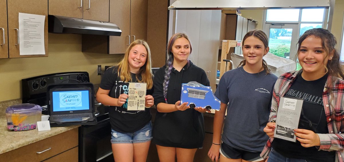 KKuhse's tweet photo. Creative entrepreneurs pitched their food truck marketing projects to adults guests today. #authenticlearning #21stcenturyskills https://t.co/fTxifhTYWT
