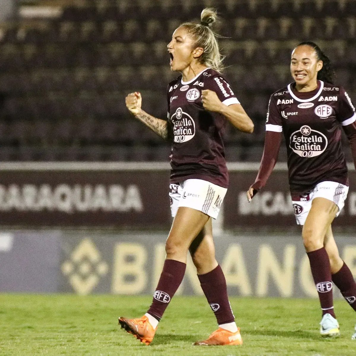 afeoficial's tweet photo. que chega a 9 pontos e ocupa a terceira colocação.
As Guerreiras voltam a campo na quinta-feira (15), para enfrentar o São Paulo, novamente na Fonte Luminosa, às 21h30min.
📸: Tiago Pavini/Ferroviária SAF
#PaulistaFeminino #AFExSJFC https://t.co/Ew0ffxjaxe