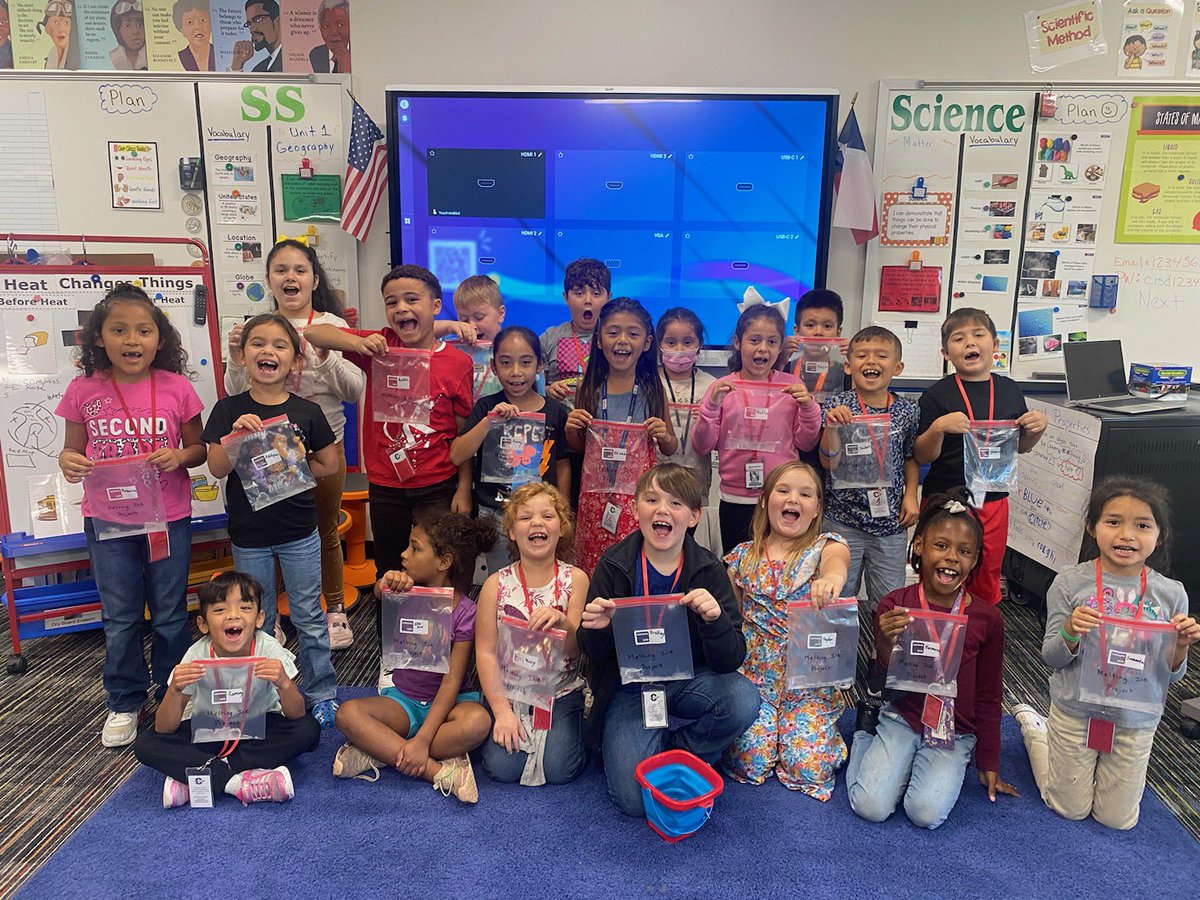 DonielleRodrig3's tweet photo. 2nd grade, Mrs. Volkmer’s class, doing states of matter and heat changes things experiment. We ❤️ SCIENCE. We ❤️ @CisdNorthside  @ClevelandISDTX https://t.co/ylGvZbGQLt