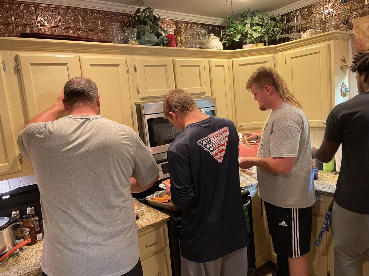 coach_singleton's tweet photo. Our family loved having the Boyle County Rebels Football lineman over again for a feast! 60 pork chops later and they are refueled and ready for another big test this Friday! #LeaveNoDoubt #theygoaswego #movepeople #gorebs https://t.co/2Hz6dy8nxx