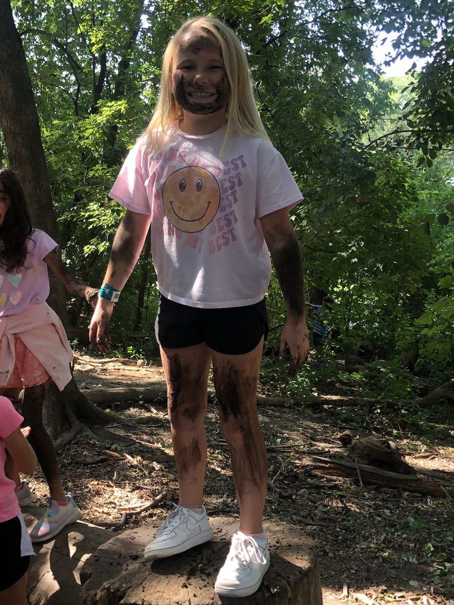heyerlearning's tweet photo. #WildernessWednesday
Itβs a tradition!!!!!β€οΈ
First WW always involves #mud because #WeAreWashable!! And seriously, who doesnβt want more #smiles, #giggles, and #BellyLaughs in their life! #WeLoveOutdoorLearning #UsingOurSenses #SmilesForMiles https://t.co/uMTmvK8ncF
