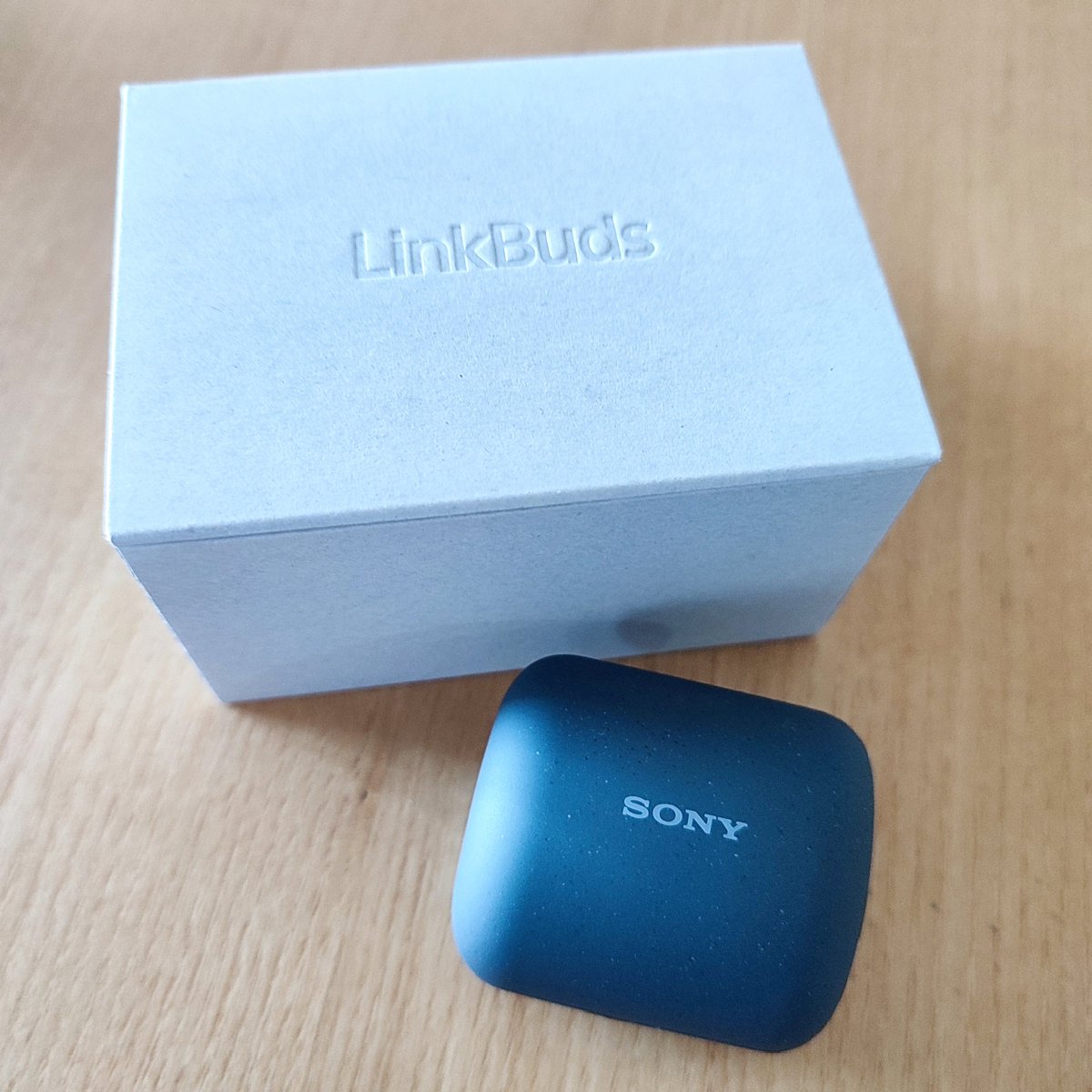 kitposition's tweet photo. ARISEハッカソンの賞品としてSONY様より「LinkBuds」をいただきました！ありがとうございます😍 #ARISEHack #LinkBuds https://t.co/5a3pvJEd9j