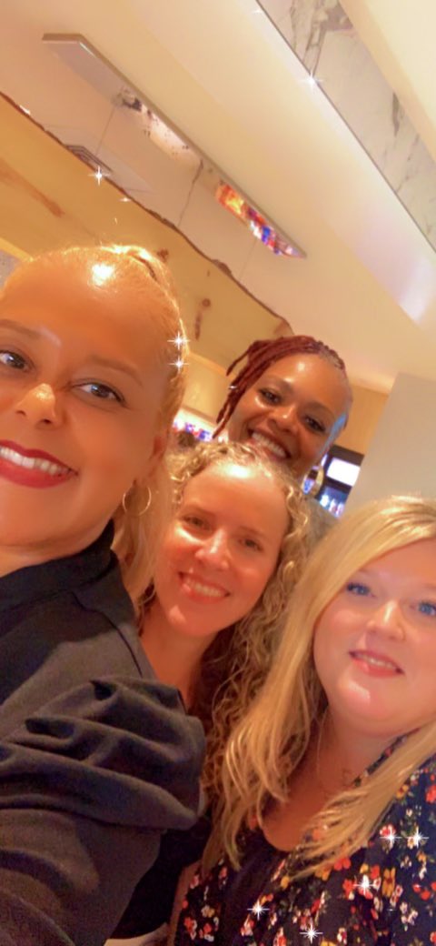Walked into a hotel at 5:00 pm to see some favorites from the past. Serendipitous. So good to see them.❤️ @KatiPearson @KimaSpratley <a href="/Lindsayjean21/">Lindsay Messner</a>