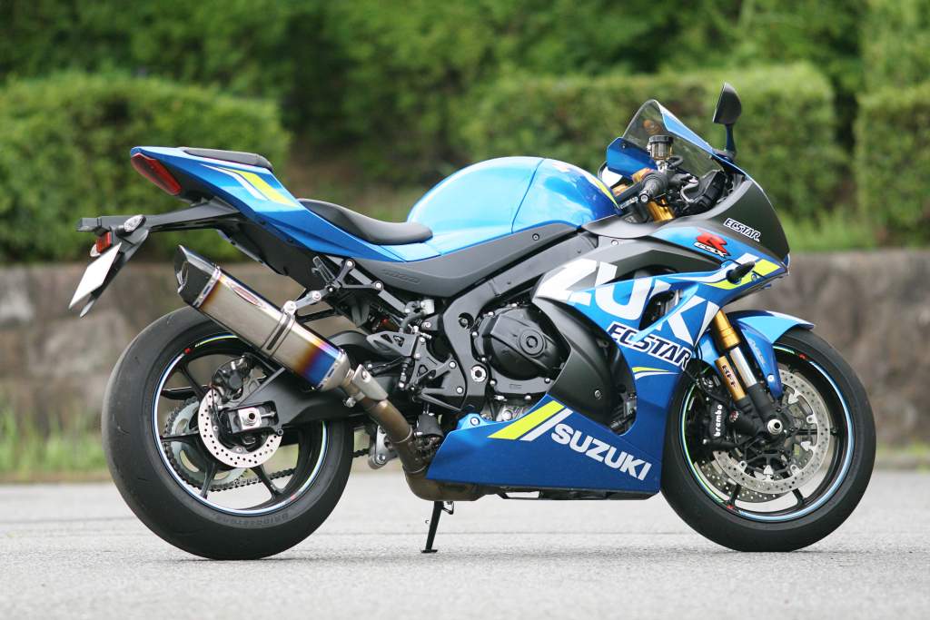 striker_jp's tweet photo. #SUZUKI GSX-R1000R用
#STRIKER #INTERMODEL #OFFType #車検対応 #スリップオンマフラー 近日中に入荷の予定となります。

残りの枠に少数余裕がありますのでご検討中のオーナー様はお早めにご注文願います。
https://t.co/t9dl7LHgmo

#GSXR1000R #ストライカー https://t.co/XRmxpenUk8
