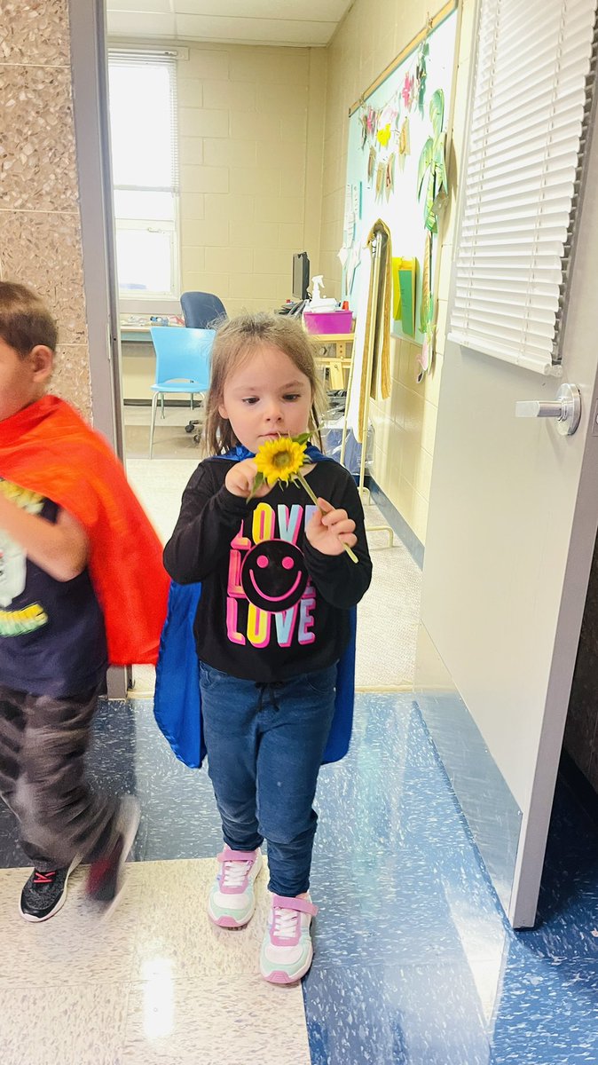 kinder cuties in kindness capes! Spreading a little sunflower sunshine to our staff and students 💛🌻