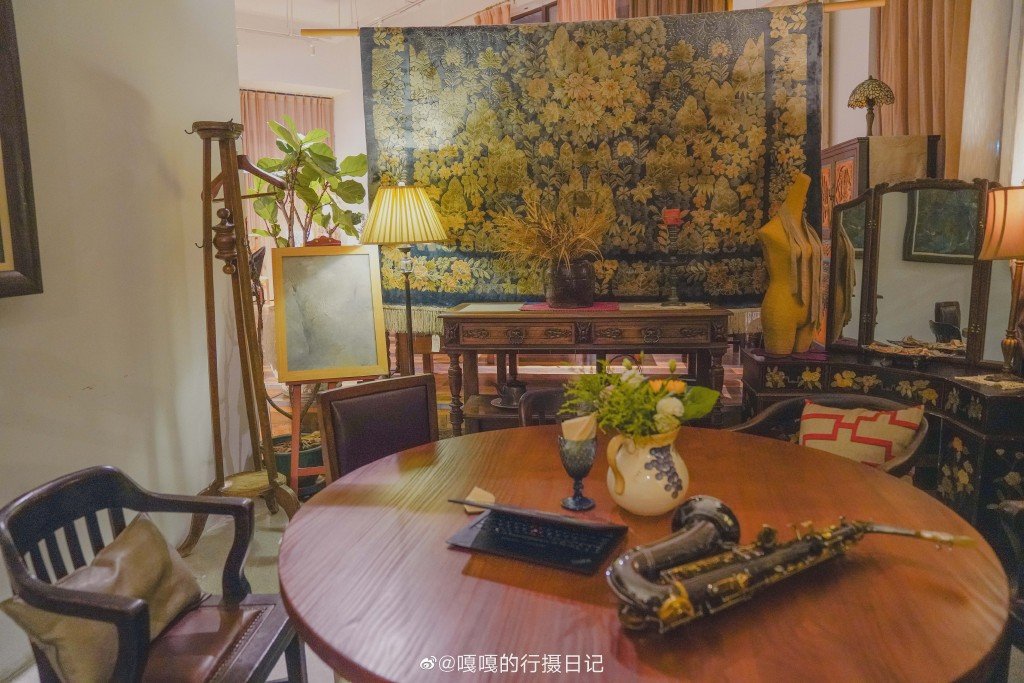 fujiantravel's tweet photo. The Island Guest Hall is a art-theme restaurant operated by Mr. Qi Xitong, a musician.  It offers western cuisines -- steak, salad, sandwich, pizza and spaghetti. Beer, wine, whiskey and coffee are available. Live music party are held at weekend. Its decoration is artistic. https://t.co/o52HvQjfHW