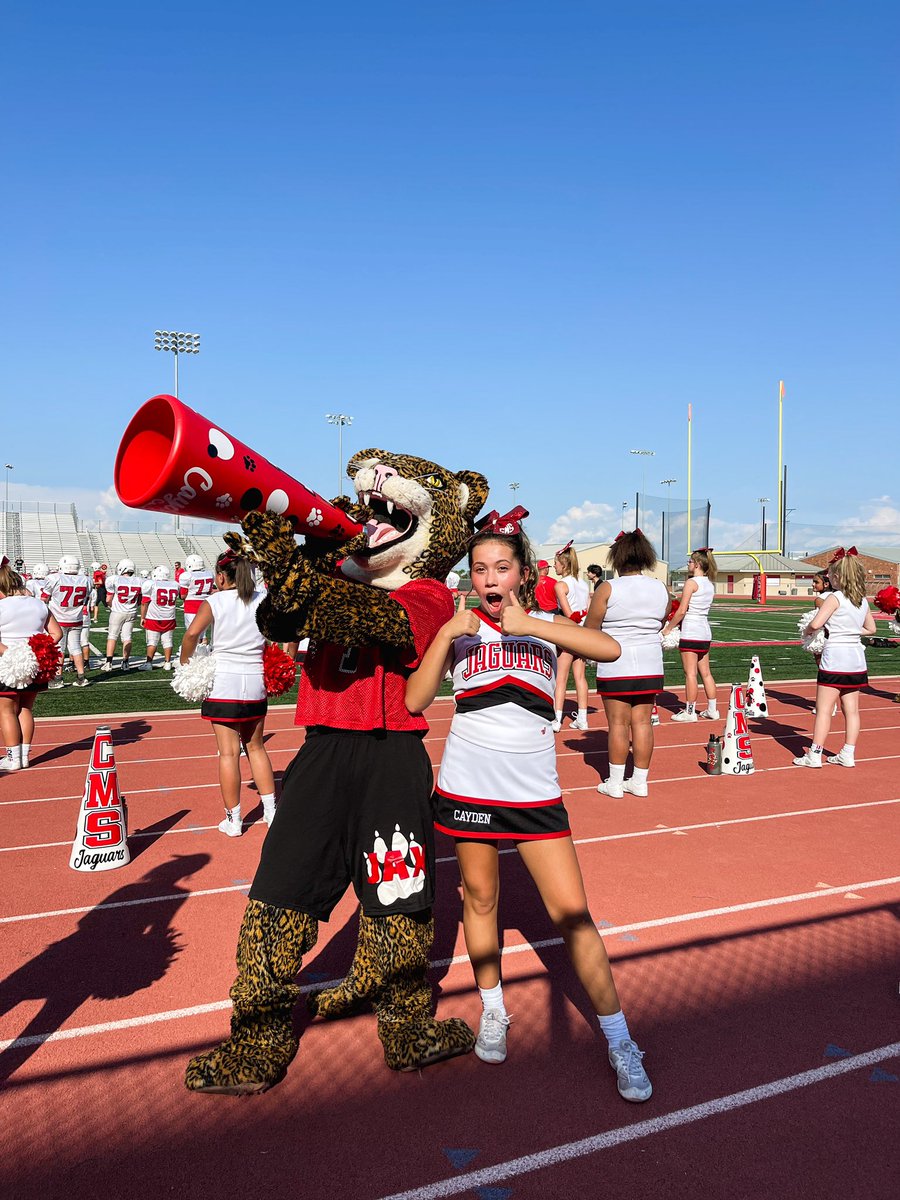 Football season is back! So excited to cheer on our Jaguars all year long 🏈🐾❤️<a href="/c_quidachay/">Chelsea Quidachay</a> @jess_carollo16 <a href="/MrsKaraJenkins/">Kara Jenkins</a> <a href="/CanyonMiddle/">Canyon Middle School</a> <a href="/CMS_Athletics1/">Canyon Middle School Athletics</a>