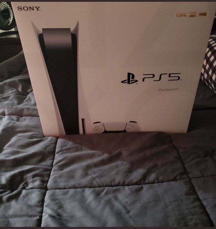 JayTuffx's tweet photo. Who’s interested in buying this Ps5 off me for a great price $. Shoot me a dm if Interested. Serious inquiries only ❕Can ship to anywhere in the US #ps5 #sellingps5 #ps5forsale #ps5stock #ps5restocks #ps5christmas #playstation5 #ps5restock #ps52k23 #ps5walmart #nextgen #nba2k23 https://t.co/6o1bmiwSUD