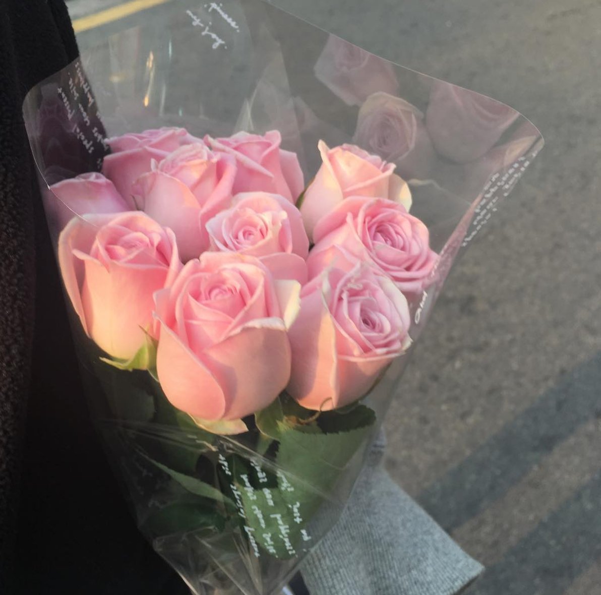 EnhyFlowers's tweet photo. ೃ⁀➷ someone sent you a message!

to : @ssunshine_soobin
from : anon

💌: to the biggest niki fan, i hope you have a beautiful day! https://t.co/Uecww9HXDh