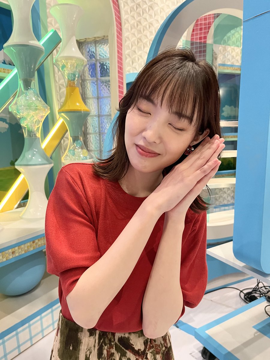 ohaasaofficial's tweet photo. 澤田の #えがおのたね 
明日は“いおちゃん”

遊び疲れて眠ってしまったいおちゃん😴
ママがほっぺをぷにぷにさわる
それでも、気付かないみたいだ💤

いおちゃんはどんな体勢で寝ていたでしょうか？

私の写真をヒントに予想してね✨

#おは朝 7:55頃~🐰💭
#おは朝ママリ
#ママリ 
@mamari_official https://t.co/irAc9SKQ1z