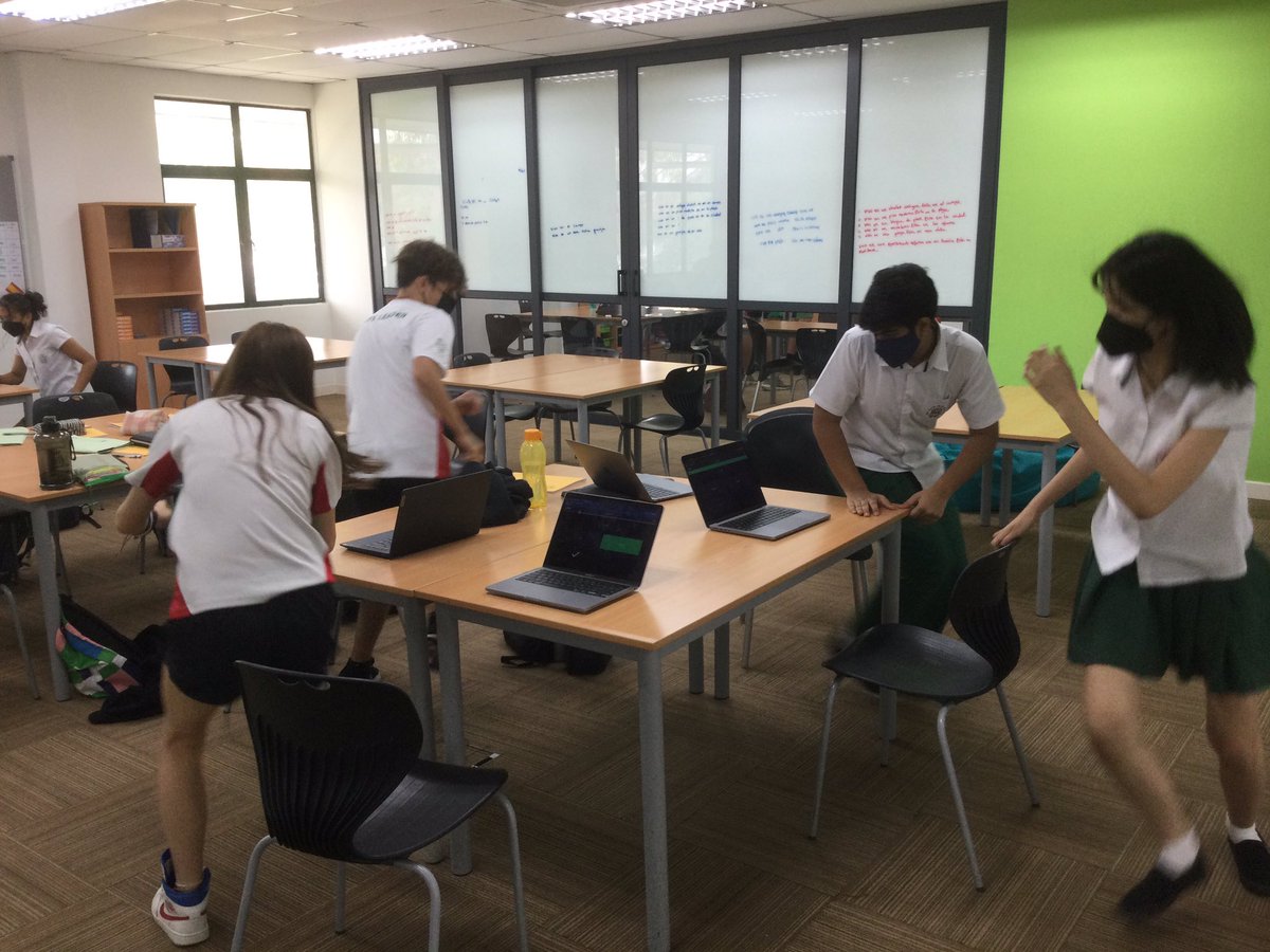 KLASS_EP_Lang's tweet photo. When learning turns into competition… Our Year 11 French 🇫🇷 and Spanish 🇪🇸 students have been kept on their toes in the last few lessons! @AliceSmithSch #KLASS_EP_Lang https://t.co/NvdI9dHkbE