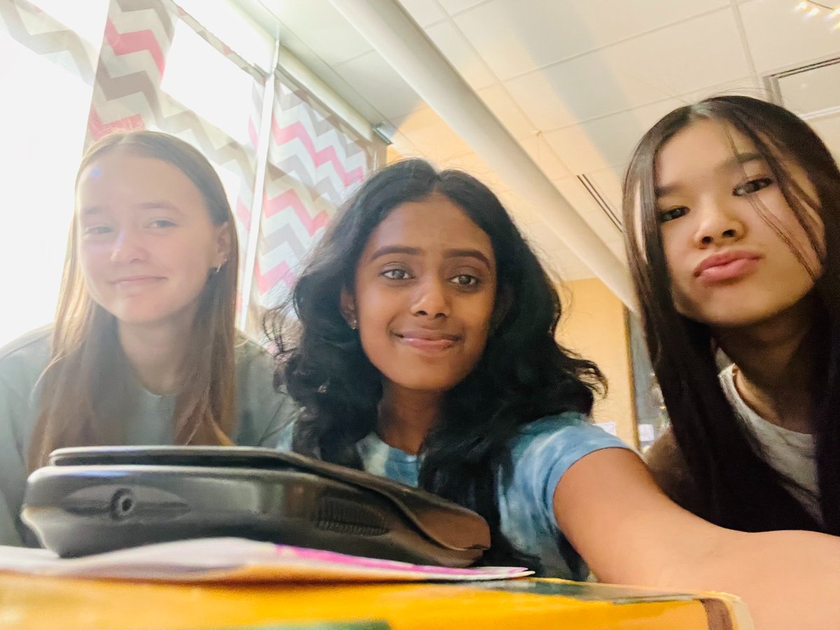 MrsLewSLEHS's tweet image. Here we go!  First Day of PreCalc 2022-2023!